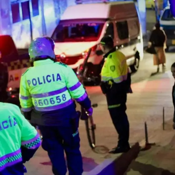 Pánico en Chapinero (Bogotá) por lanzamiento de granada contra carros parqueados afuera de una fiesta en el sector. 