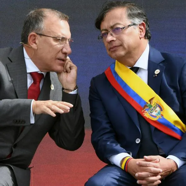 Roy Barreras se molestó porque lo ligaron con Gustavo Petro, en Blu Radio