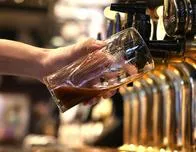En Irlanda, la venta de cerveza sin alcohol a menores desata un debate de sociedad