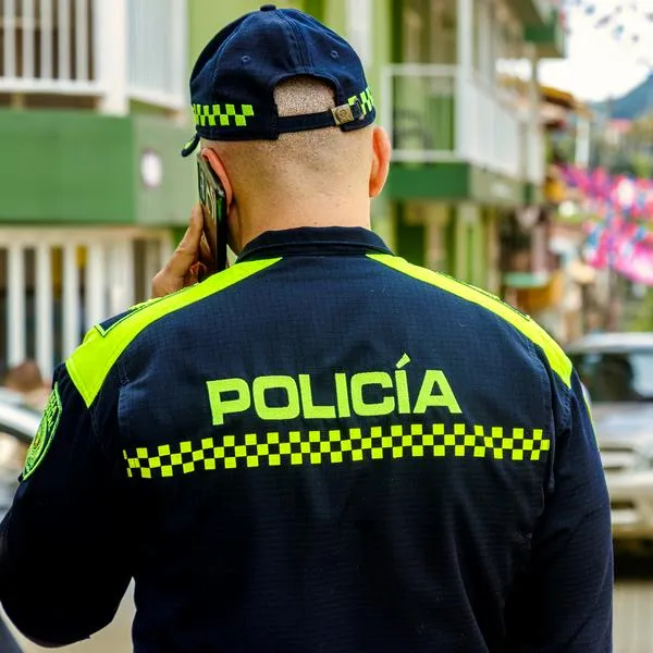 Policía en Colombia dejó puesto para irse de viaje a México en vez de almorzar