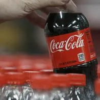 Botella de Coca-Cola, marca que perdió demanda en Colombia contra La Brisa Alvisa. El Consejo de Estado dio el fallo