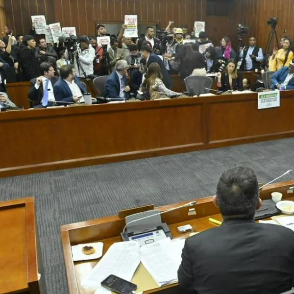 Reforma laboral 2025 en Colombia avanza en el Senado hoy 27 de mayo: aprueban 55 artículos del proyecto con ponencia de Angélica Lozano.