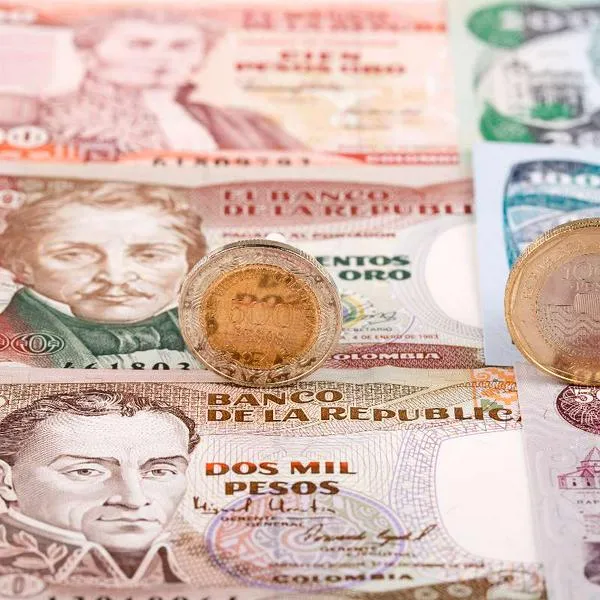 Foto de billetes viejos de Colombia, en nota de cuál es el billete más viejo de Colombia