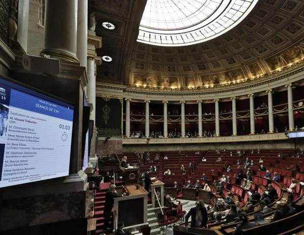 Los diputados dan luz verde al suicidio asistido en Francia