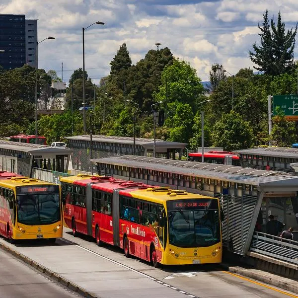 Paro en Bogotá: cierre de 14 estaciones de Transmilenio por manifestantes