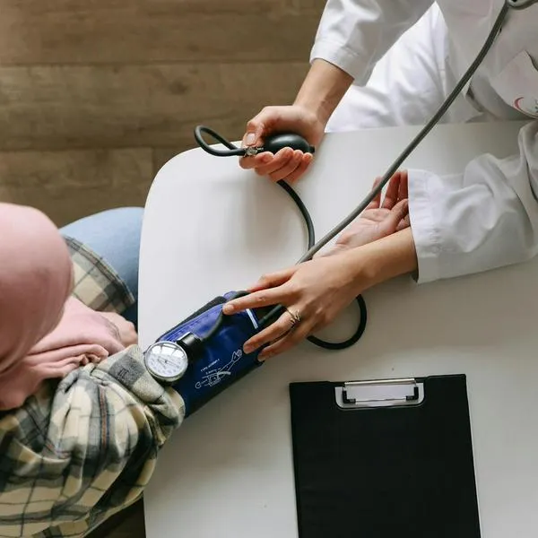 Hablando sobre hipertensión con médicos expertos