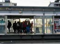 Video: colado en Transmilenio terminó con las piernas aplastadas por bus
