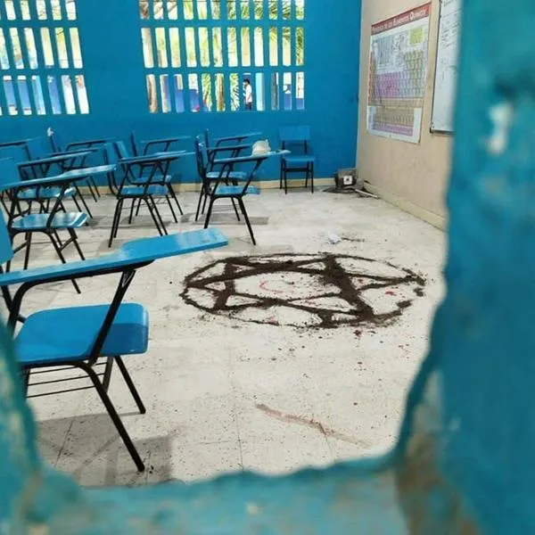 Estrella pintada en un salón de clase en Corozal, Sucre