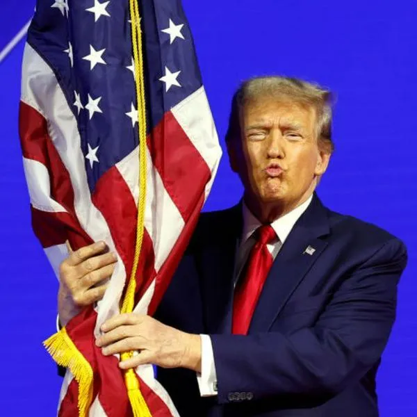 Corte Federal de Apelaciones en Washington reactivó los aranceles del 10 % impuestos por el presidente Donald Trump a decenas de países.