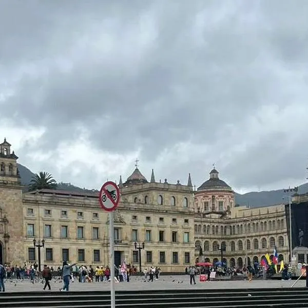 Cabildo abierto en Bogotá se llevó a cabo con poca en Plaza de Bolívar