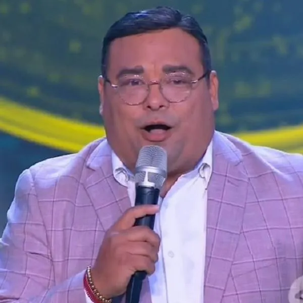 Yo me llamo Gilberto Santa Rosa no renunció: Migración Colombia lo expulsó