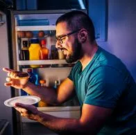 Ojo si consume estos 3 alimentos durante la noche en Colombia y que le pueden quitar el sueño. Hay algunaos que pueden afectar el descanso. 