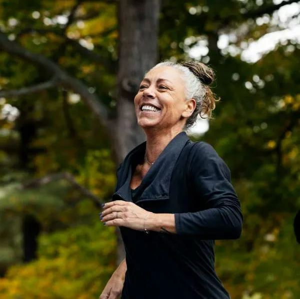 Foto de correr, en nota de por qué el running ayuda a mejorar estado de ánimo: razón de correr por la mente