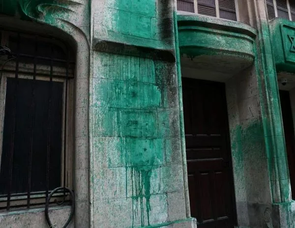 Pintadas en el memorial del Holocausto y varias sinagogas de París