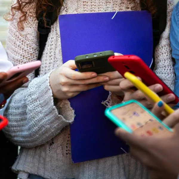 Polémica por planes de celular