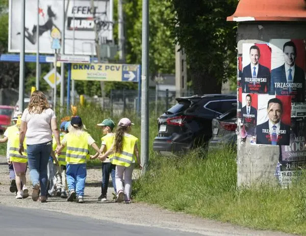 Polonia vota en balotaje presidencial entre un proeuropeo y un nacionalista