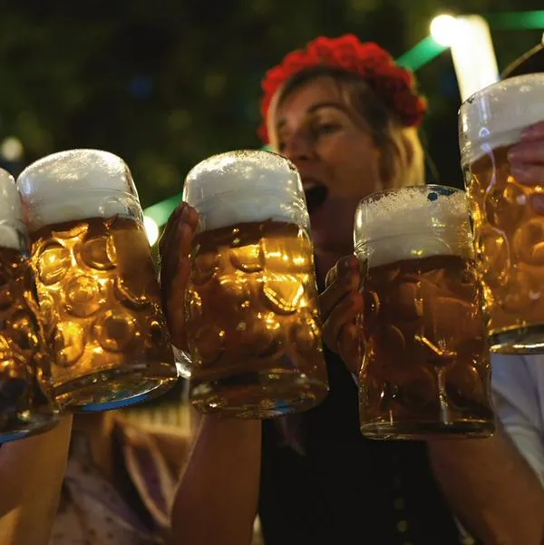 Discusión por cerveza de 5 dólares terminó en disparos frente a bar en Florida
