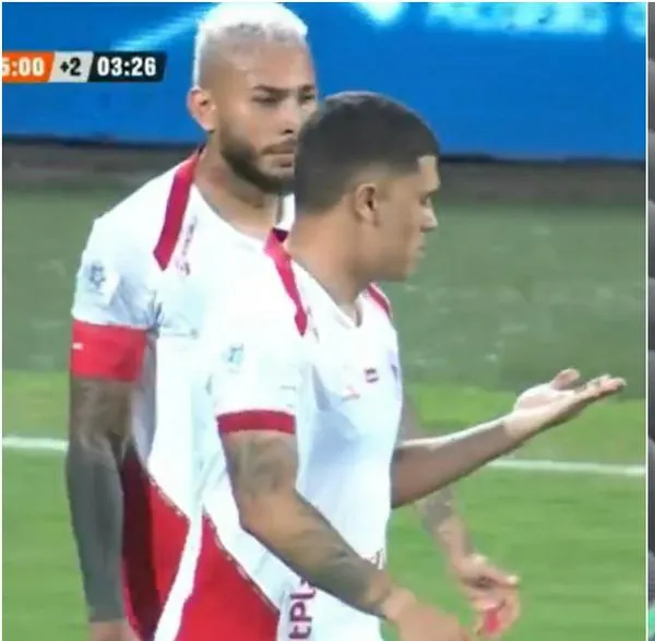 A Juan Fernando Quintero le lanzaron billetes como a Radamel Falcao: acá, video