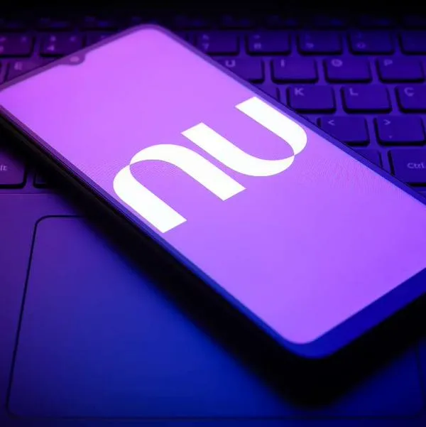 en nota de qué pasa si no se usa la tarjeta de crédito de Nubank: aviso por vida crediticia