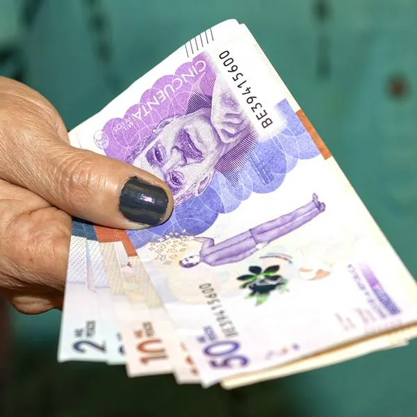 Golpe por crisis fiscal en Colombia y precios de los alimentos o servicios