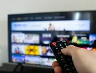 Samsung tiene nuevo tv de 100 pulgadas con IA que ayuda la imagen y ahorrar