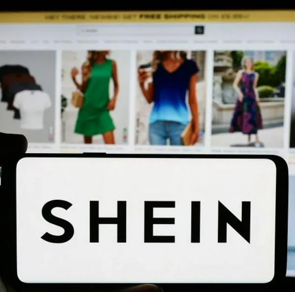 Shein, famosa plataforma de ropa china con descuentos y precios baratos, fue denunciada por fomentar consumo excesivo en Europa.