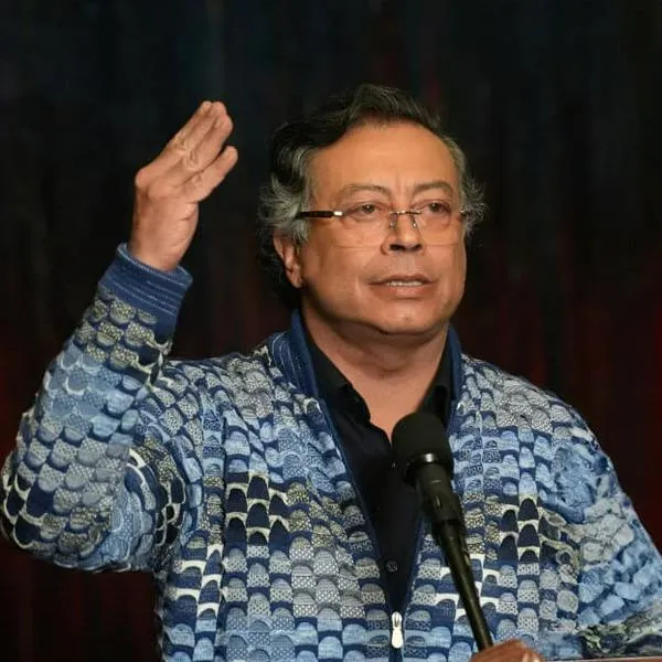 Gobierno de Gustavo Petro suspendió regla fiscal en Colombia y expertos alertan por graves consecuencias en la economía del país.