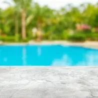 Turista hizo impensable maniobra en un piscina y todo quedo en video
