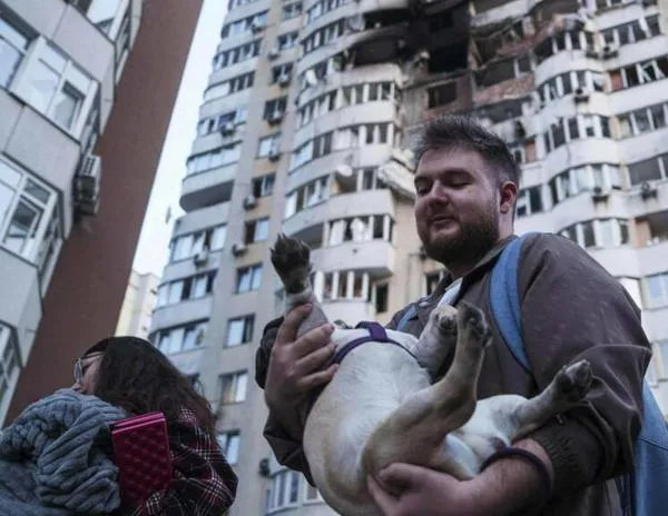 Ataque ruso contra Ucrania deja al menos cuatro muertos y una veintena de heridos en Kiev