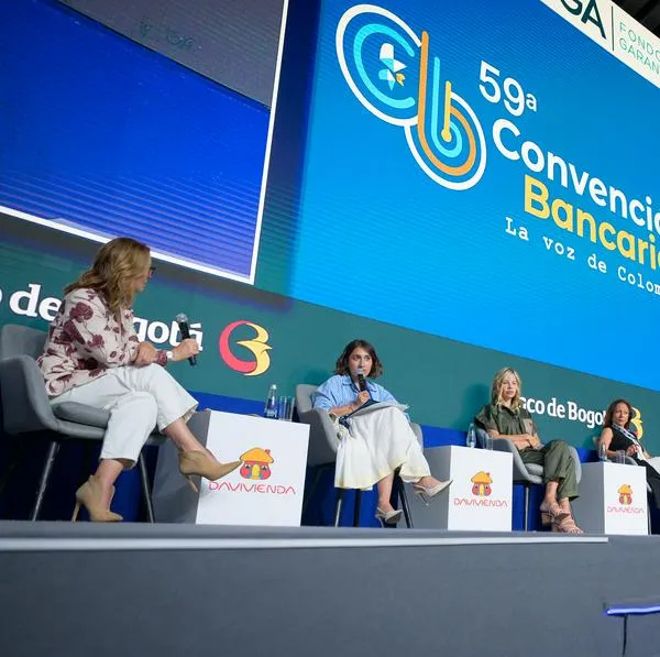 Laura Sarabia casi llora durante foro de Asobancaria al hablar de su cargo