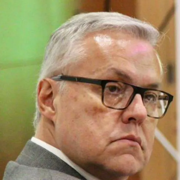 Exministro de Petro denunció atentado en su contra y conductor quedó herido