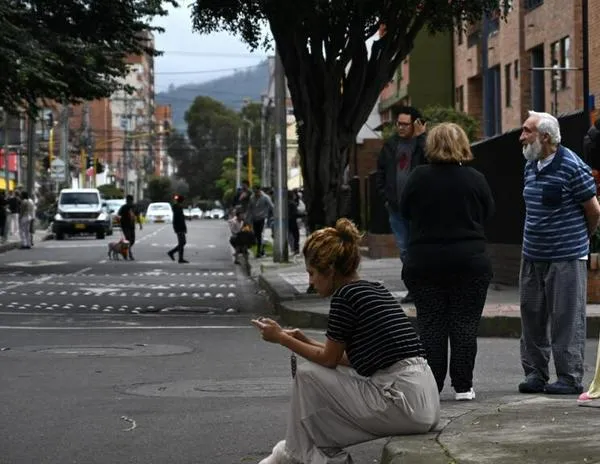 Un largo y fuerte temblor de magnitud 6.5 sacude Bogotá y otras ciudades de Colombia