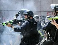 Los Ángeles siguen los arrestos bajo toque de queda, mientras Texas despliega la Guardia Nacional