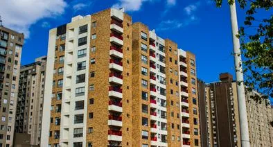 Edificio residencial, en nota sobre feria de vivienda en Bogotá