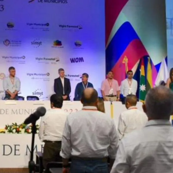 Alcaldes de Colombia hacen llamado por decreto de consulta popular