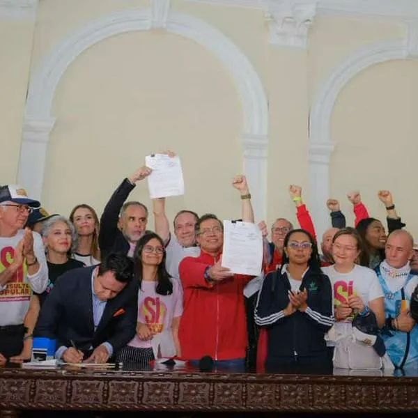 Alistan tutela y demanda contra decreto que convoca a la consulta popular de Gustavo Petro