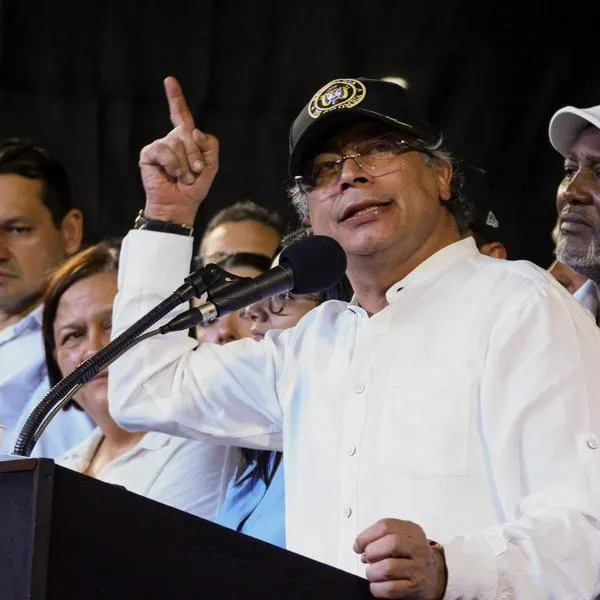 Petro amenaza con asamblea constituyente por si no aprueban sus reformas