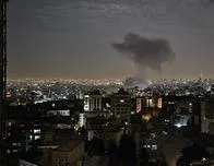 Israel bombardea instalaciones nucleares de Irán, que promete responder