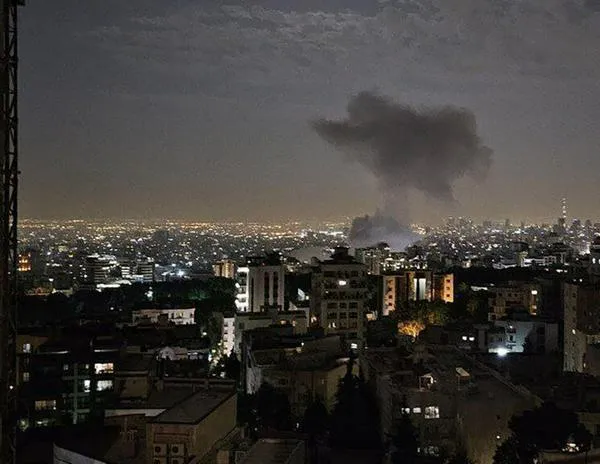 Israel bombardea instalaciones nucleares de Irán, que promete responder