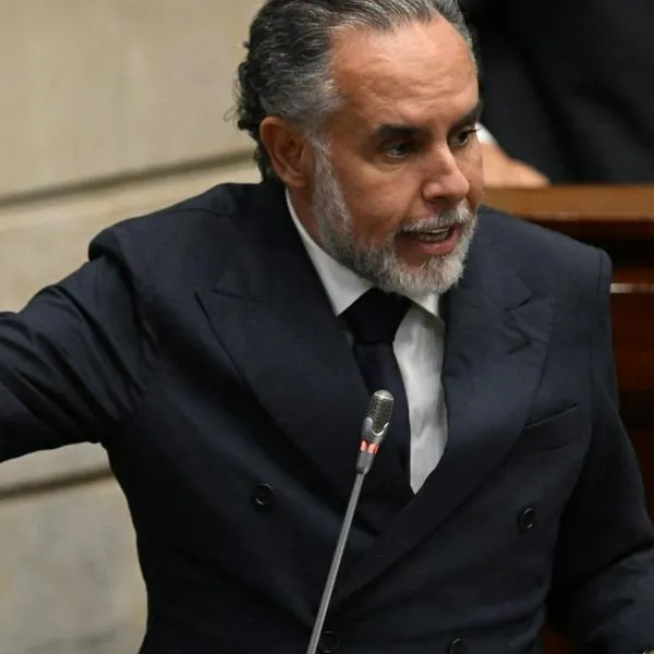Benedetti fue grabado en curul de un senador y habría intervenido en voto