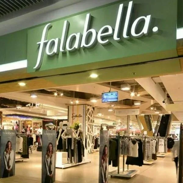 Local de Falabella en un centro comercial.