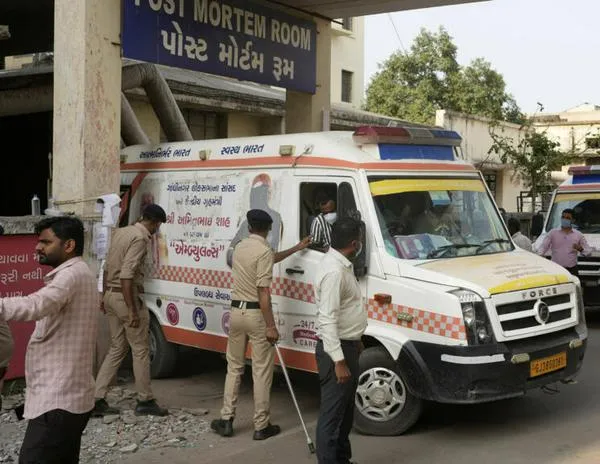 Hallan una caja negra del avión que se estrelló en India matando a más de 260 personas