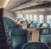 El asiento más seguro en un avión: qué dice la ciencia sobre accidentes aéreos
