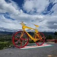 Foto de bicicleta más grande de Colombia, en nota de dónde está la bicicleta más grande de Colombia, muy cerca de Bogotá para visitar