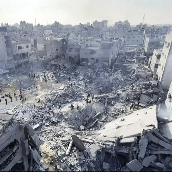 Niño en Gaza perdió a su papá y 9 hermanos tras bombardeo de Israel