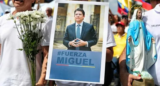 Imagen de Miguel Uribe Turbay, en marchas por su salud