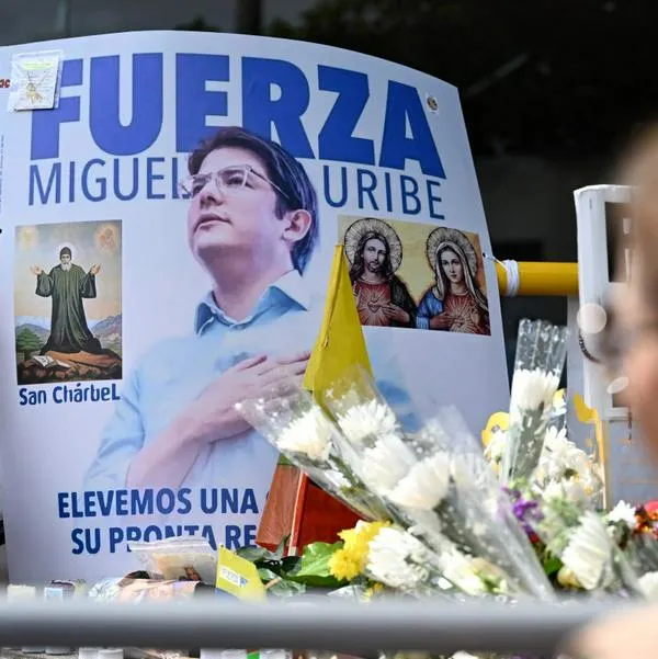 Miguel Uribe hoy estaría estable tras cirugía, según senador Vicente Carreño