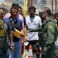 Cómo pueden quitar la green card a un colombiano: abogado explica sobre protesta