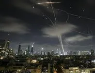 Israel ataca producción de centrifugadoras de uranio en Irán
