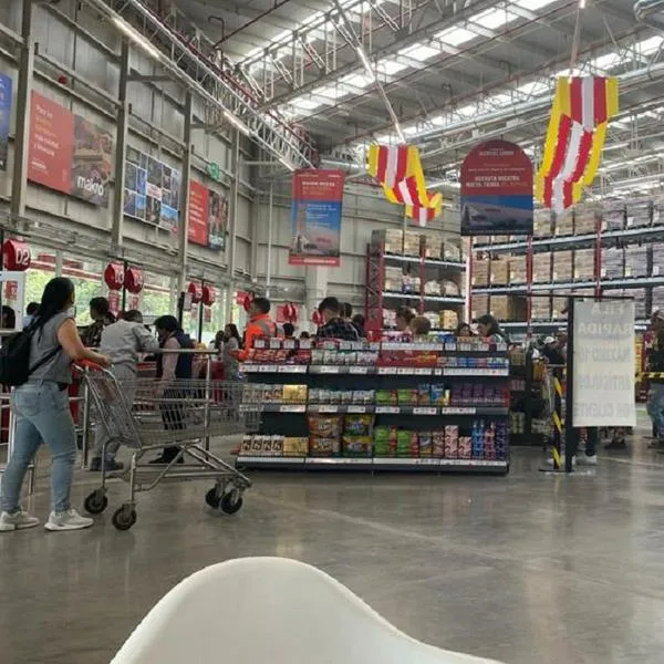 Supermercado Makro, en nota sobre que dará bonos de 300.000 pesos